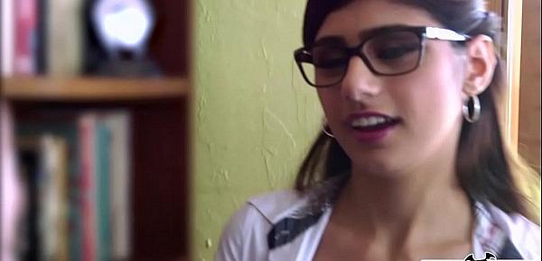  Mia Khalifa is Back and Hotter Than Ever! Check it out!